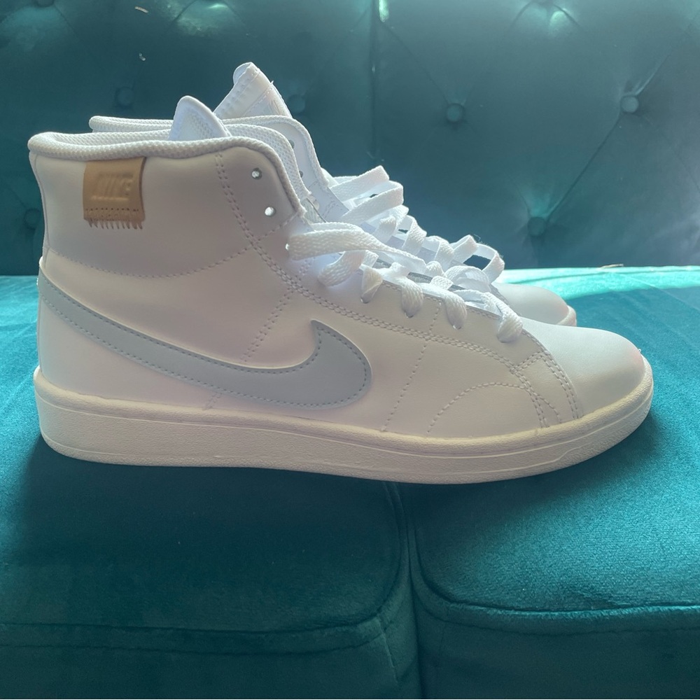 Nike Court Royale 2 Mid Women’s Shoes